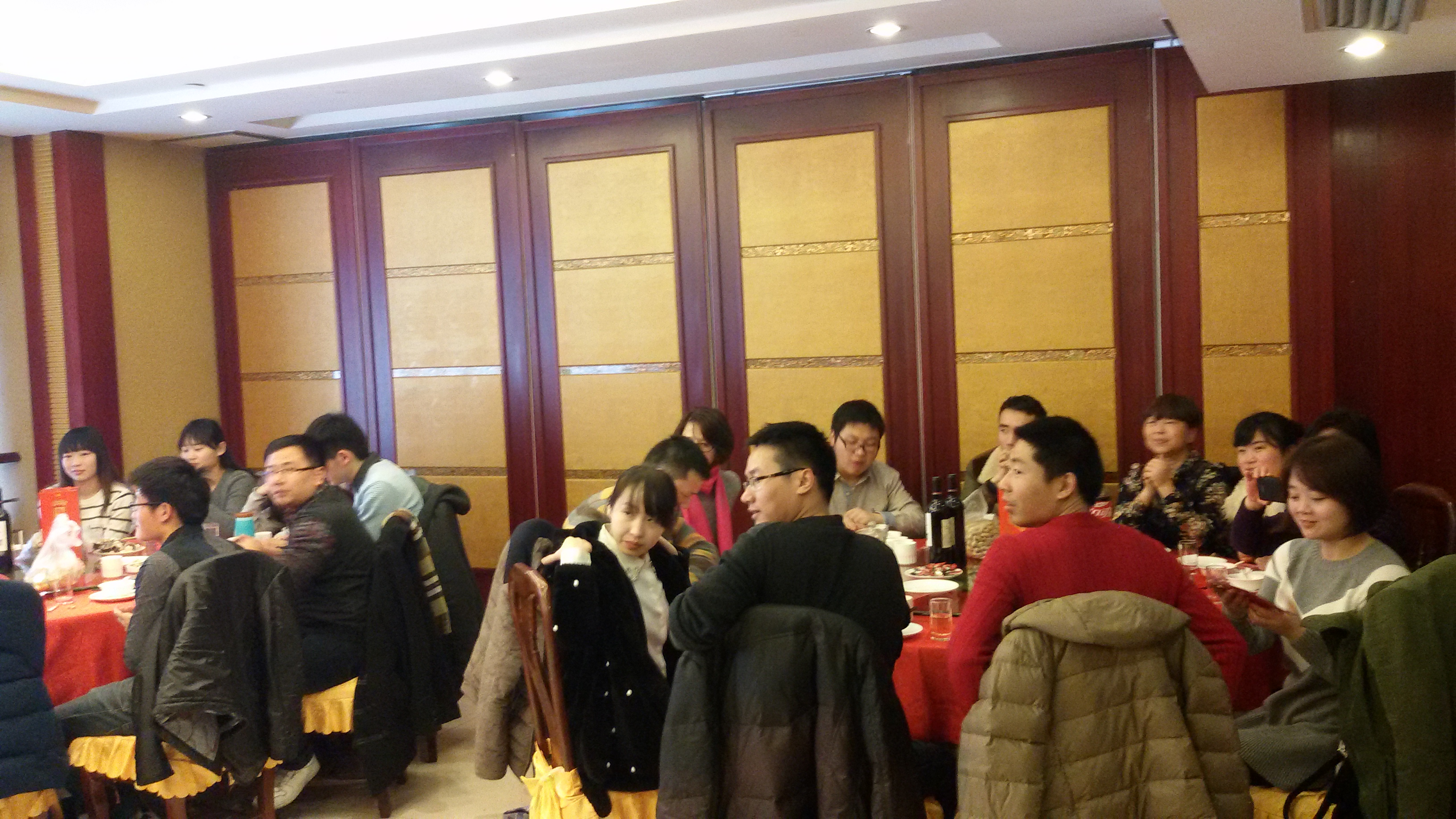 2015年2月15日于安港徽頤大酒店舉行安徽金瑞安工程咨詢有限公司2015年迎新年會！